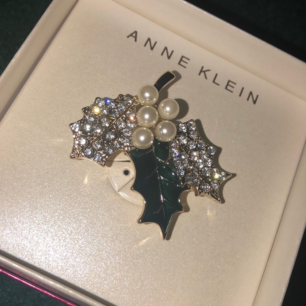 Anne Klein Holiday Pin
